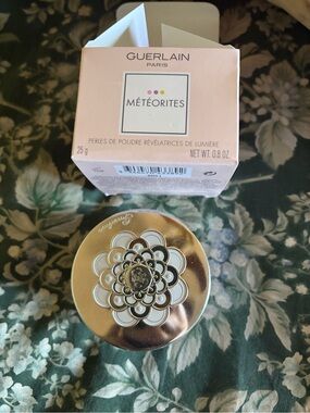 GUERLAIN Météorites Powder Pearls in Pink and Gold Compact color Pearl new